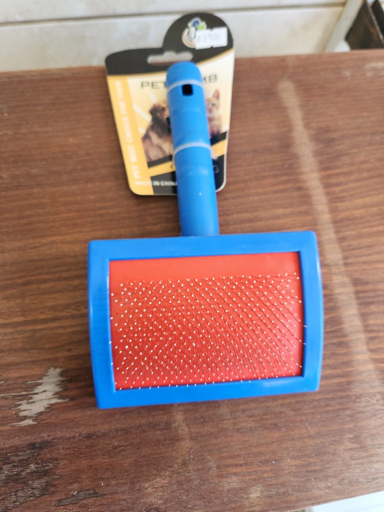 Cardina de plastico mediana