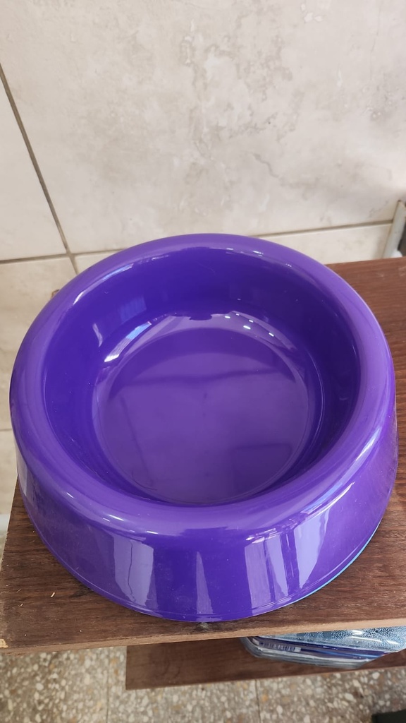 Comedero de plastico redondo grande